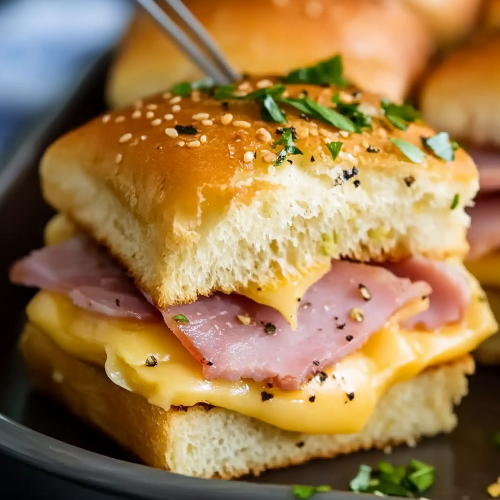 🥪 Ham and Cheese Sliders – The Ultimate Party Snack!