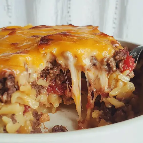 🍲 Johnny Marzetti Casserole (Ground Beef Casserole)